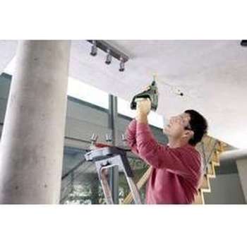 Bosch Uneo 12 LI-2 Accuboorhamer - Met 2x 12 V accu's en lader