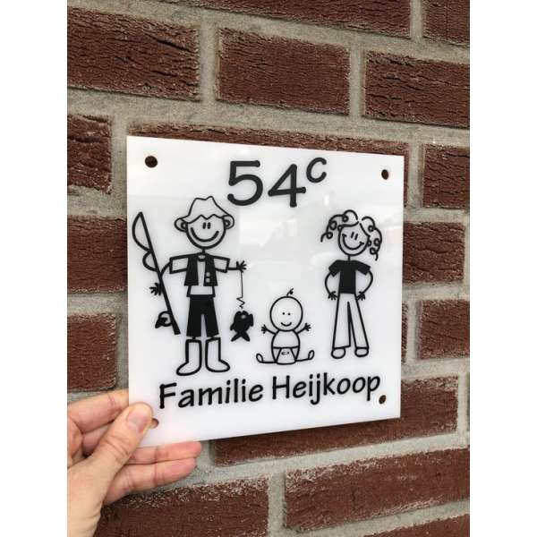 Naambordje Familie - Wit opaal plexiglas - 20 cm x 20 cm - keuze uit diverse figuurtjes