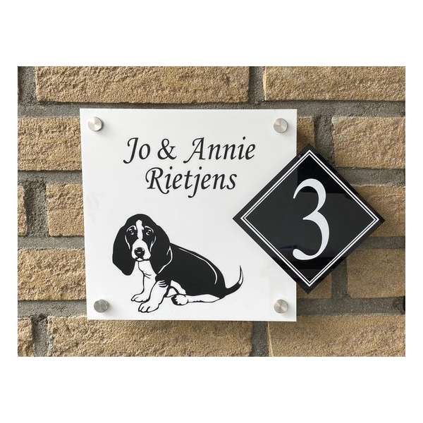 Naambordje voordeur Basset