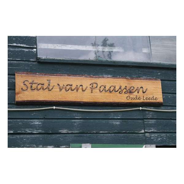 Houten naambord 200 cm breed - boven en onder boomschors