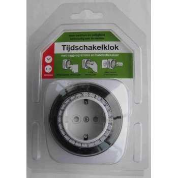 TBT analoge 24 uurs schakelklok vierkant contactdoos met randaarde 230 Volt 16 Ampère min. schakeltijd is 15 minuten