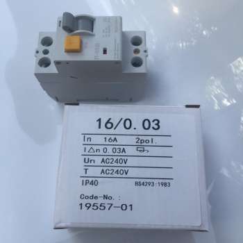 Aardlekschakelaar. 2 polig. 16Amp. 30 mA. Breedte 36 mm. Geschikt voor montage op din rail.