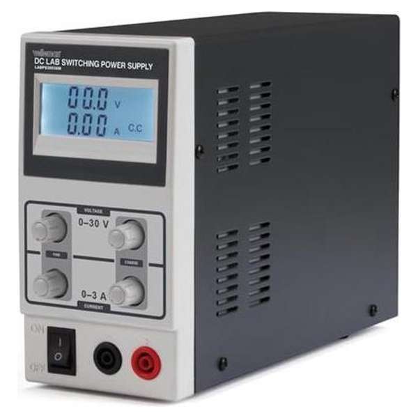 SCHAKELENDE DC-LABOVOEDING 0-30 VDC / 0-3 A MAX MET LCD-SCHERM