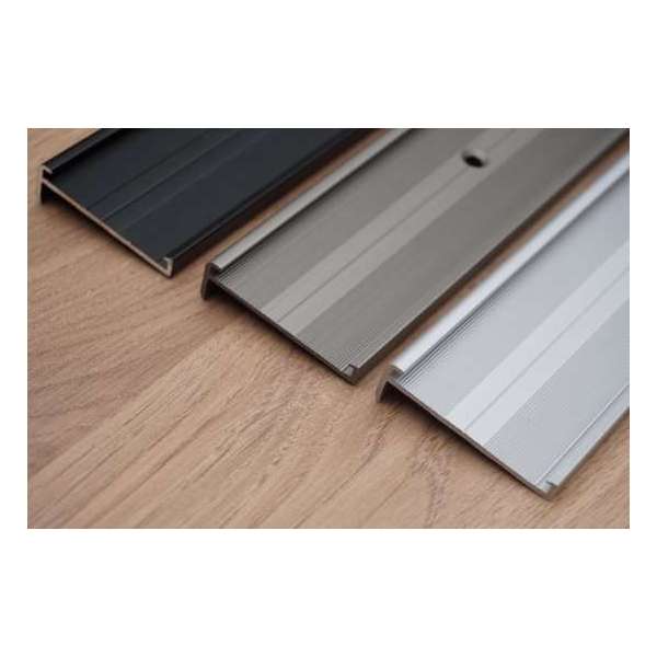 ALUMINIUM TRAPKANTPROFIELEN type 845 KUBERIT  ZILVER 14 x 43 x 100 cm x ( set van 15 stuks ) voor PVC