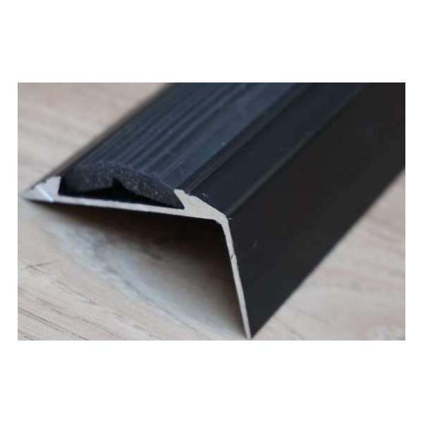 ALUMINIUM TRAPPROFIEL ANTISLIP ZWART  A38 X 46 X 29 X 120 cm (set van 15 stuks) MET RUBBER