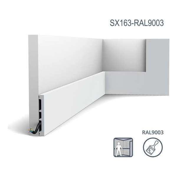 Plint Orac Decor Modern SX163-RAL9003